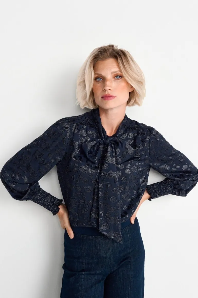 Bluse Mit Schleifenkragen
