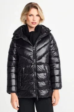 Glänzende Steppjacke